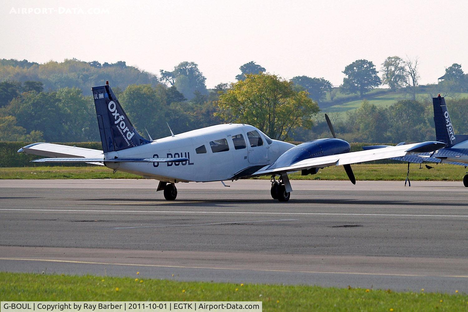 G-BOUL, 1976 Piper PA-34-200T Seneca II C/N 34-7670157, Piper PA-34-200T Seneca II [34-7670157] (Oxford Aviation Academy) Oxford-Kidlington~G 01/10/2011