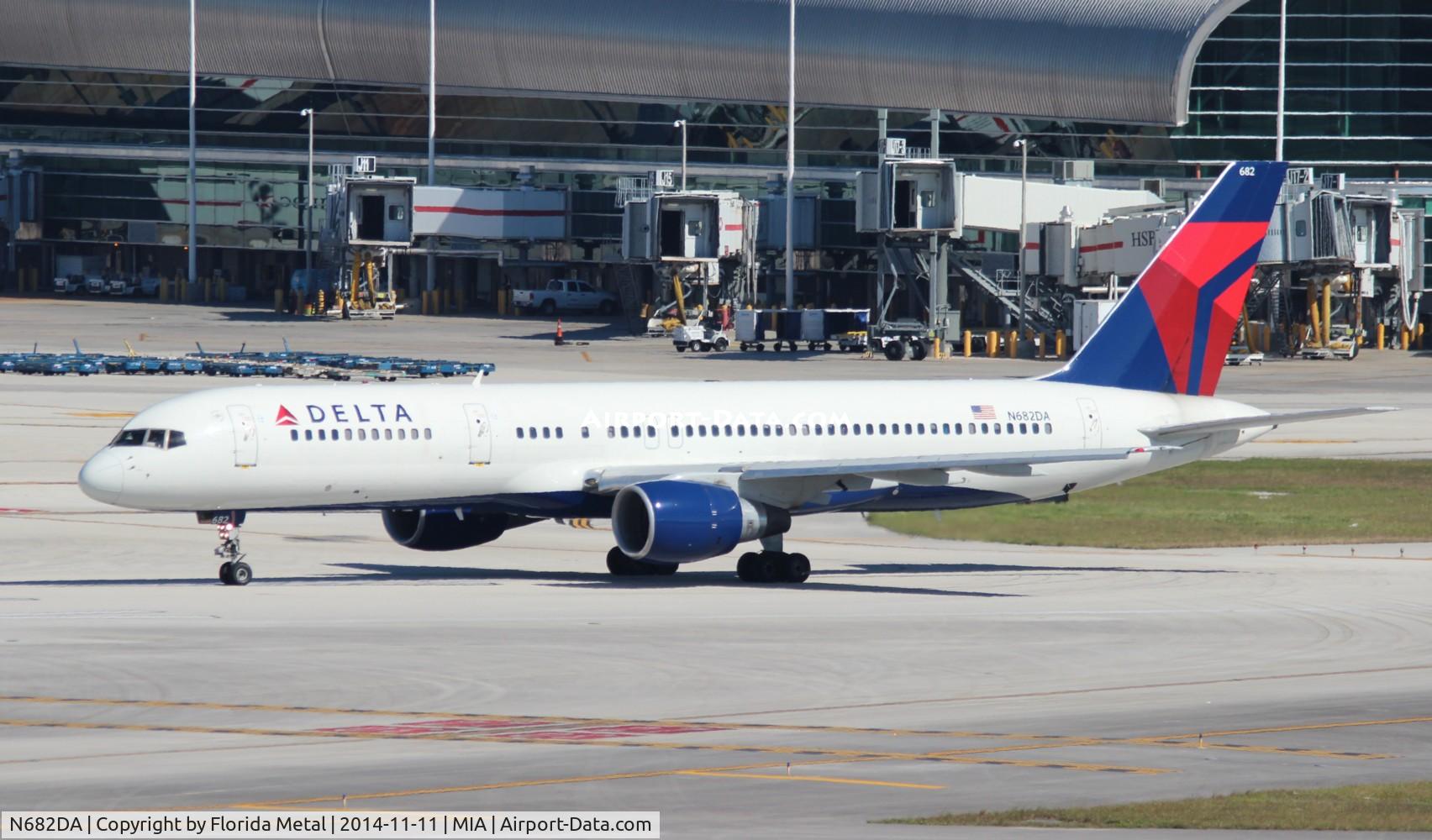 N682DA, 1993 Boeing 757-232 C/N 26958, Delta