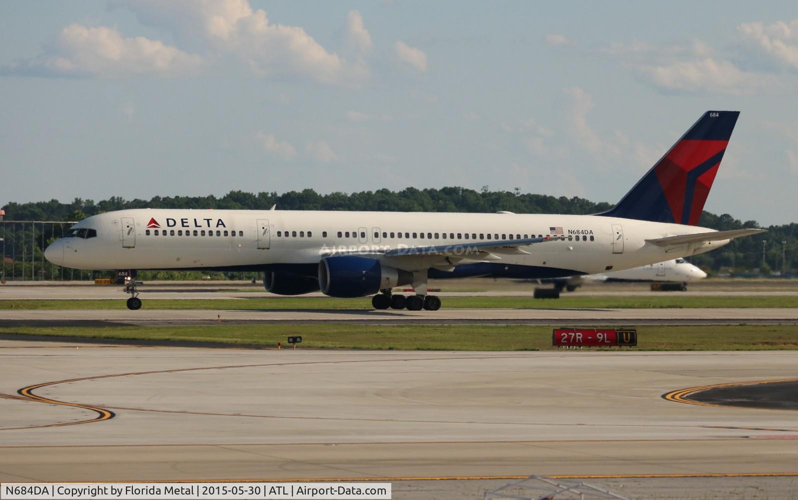 N684DA, 1993 Boeing 757-232 C/N 27104, Delta
