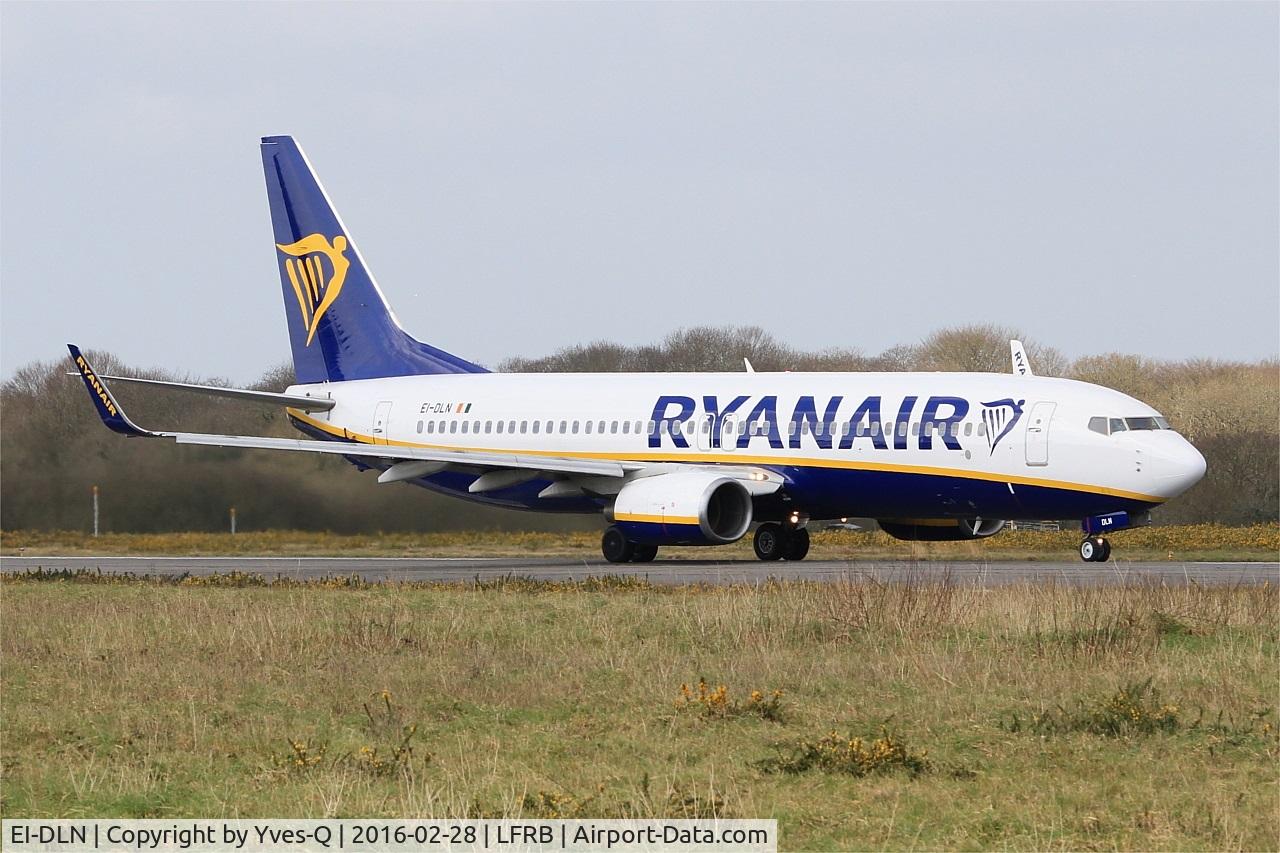 EI-DLN, 2006 Boeing 737-8AS C/N 33595, Boeing 737-8AS, Take off run rwy 07R, Brest-Bretagne airport (LFRB-BES)