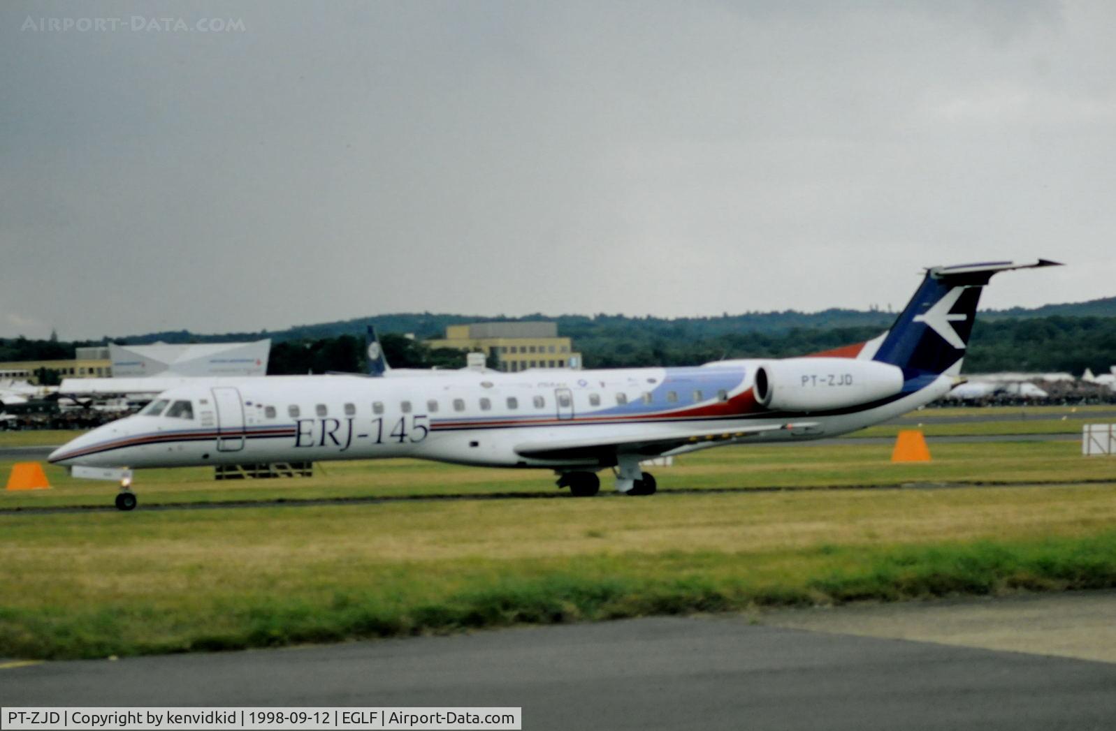 PT-ZJD, 1996 Embraer ERJ-145LR (EMB-145LR) C/N 145003, Taxying for take off at the 1998 Farnborough International Air Show.