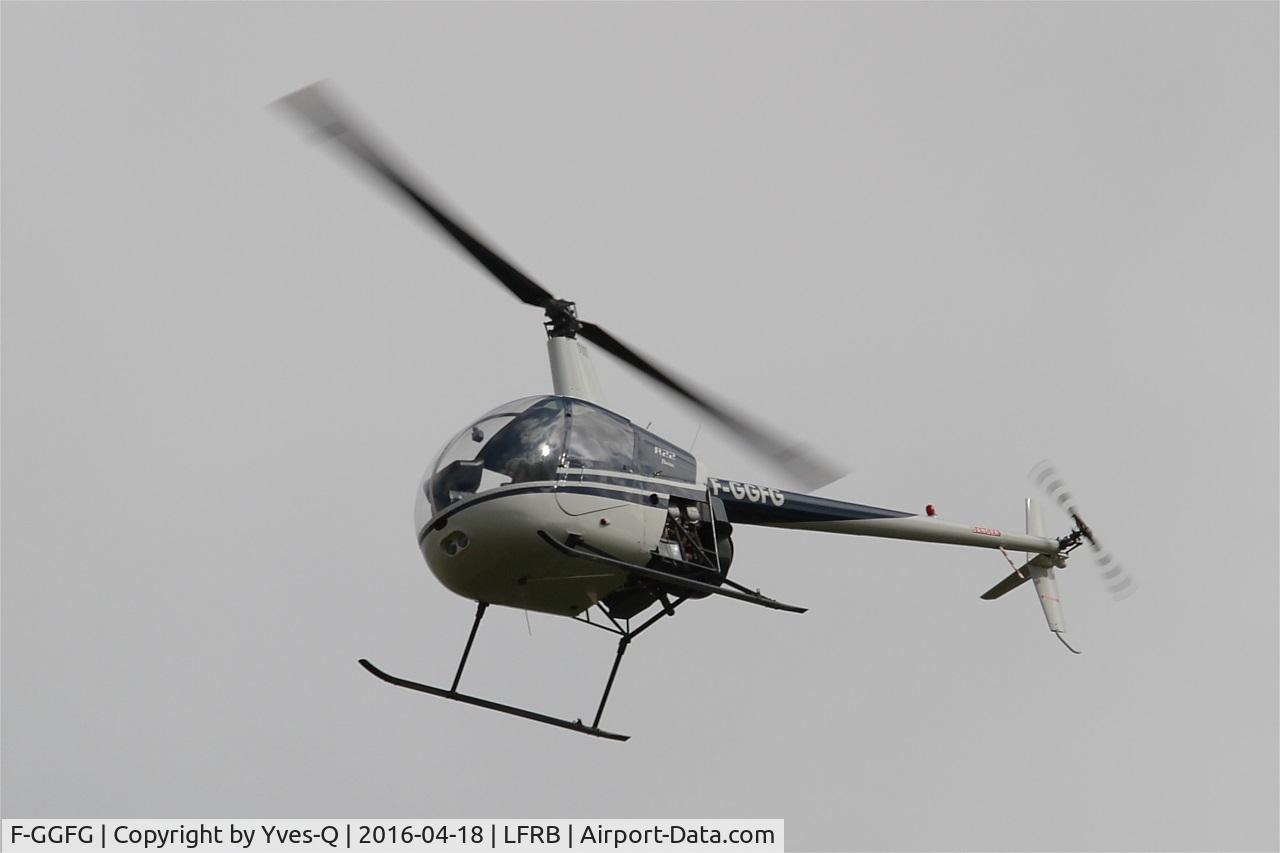 F-GGFG, Robinson R22 Beta C/N 1055, Robinson R 22 BETA, Training flight over Brest-Bretagne airport (LFRB-BES)