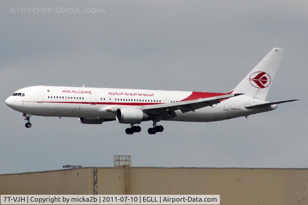 7T-VJH, Boeing 767-3D6 C/N 24767-323, Landing