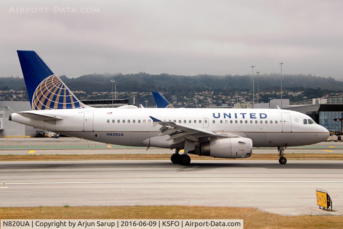 N820UA, 1998 Airbus A319-131 C/N 898, Landing at San Francisco.
