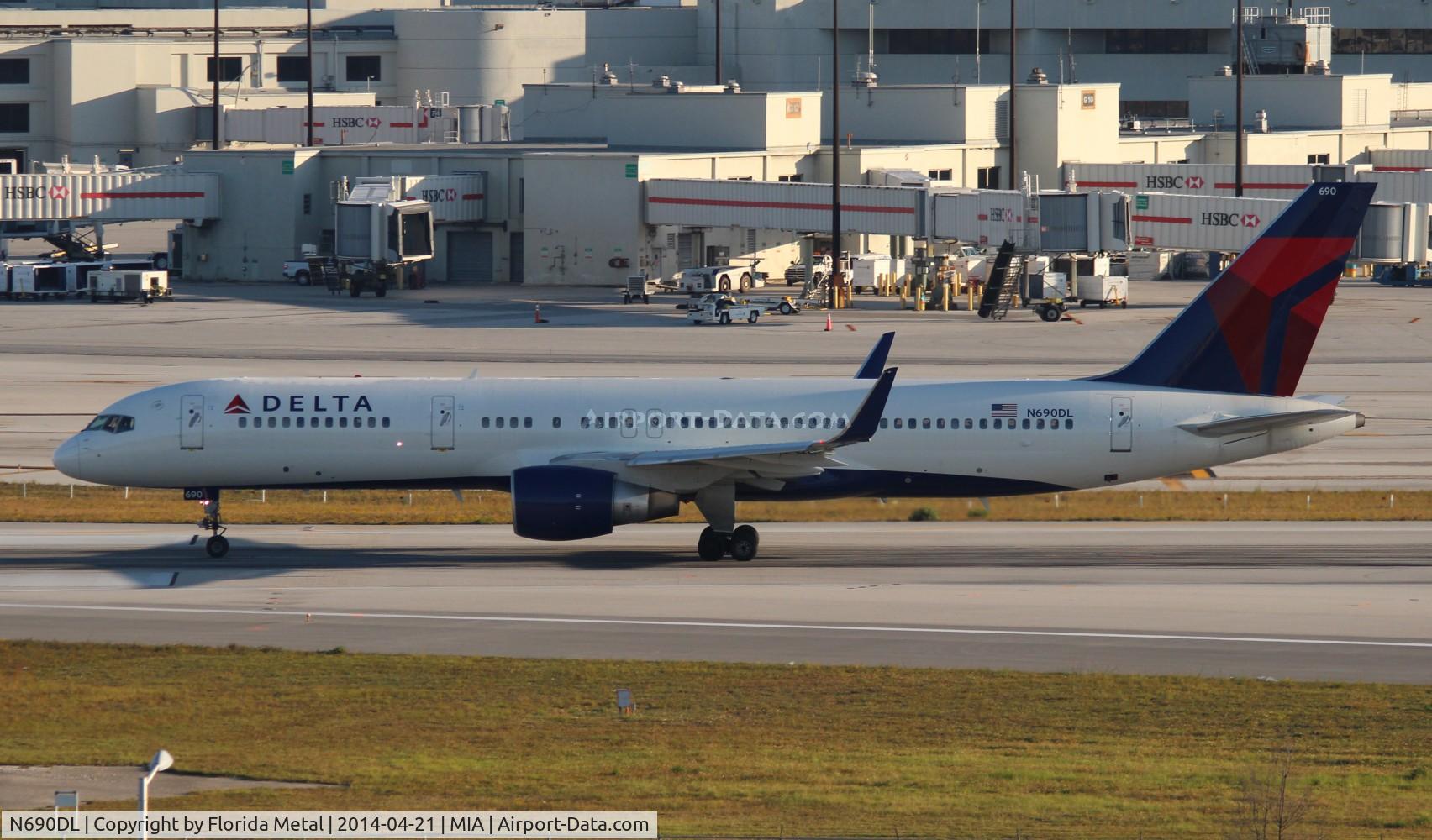 N690DL, 1998 Boeing 757-232 C/N 27585, Delta