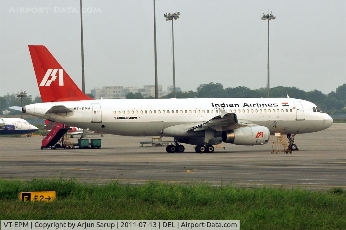 VT-EPM, 1989 Airbus A320-231 C/N 0075, On the apron at IGIA.