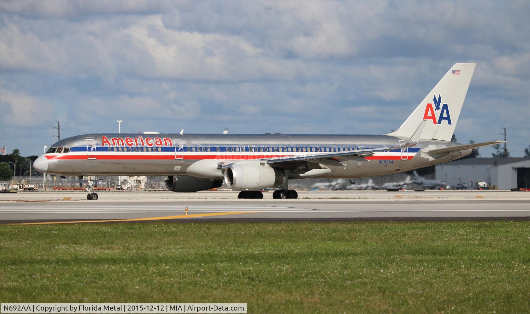 N692AA, 1993 Boeing 757-223 C/N 26972, American