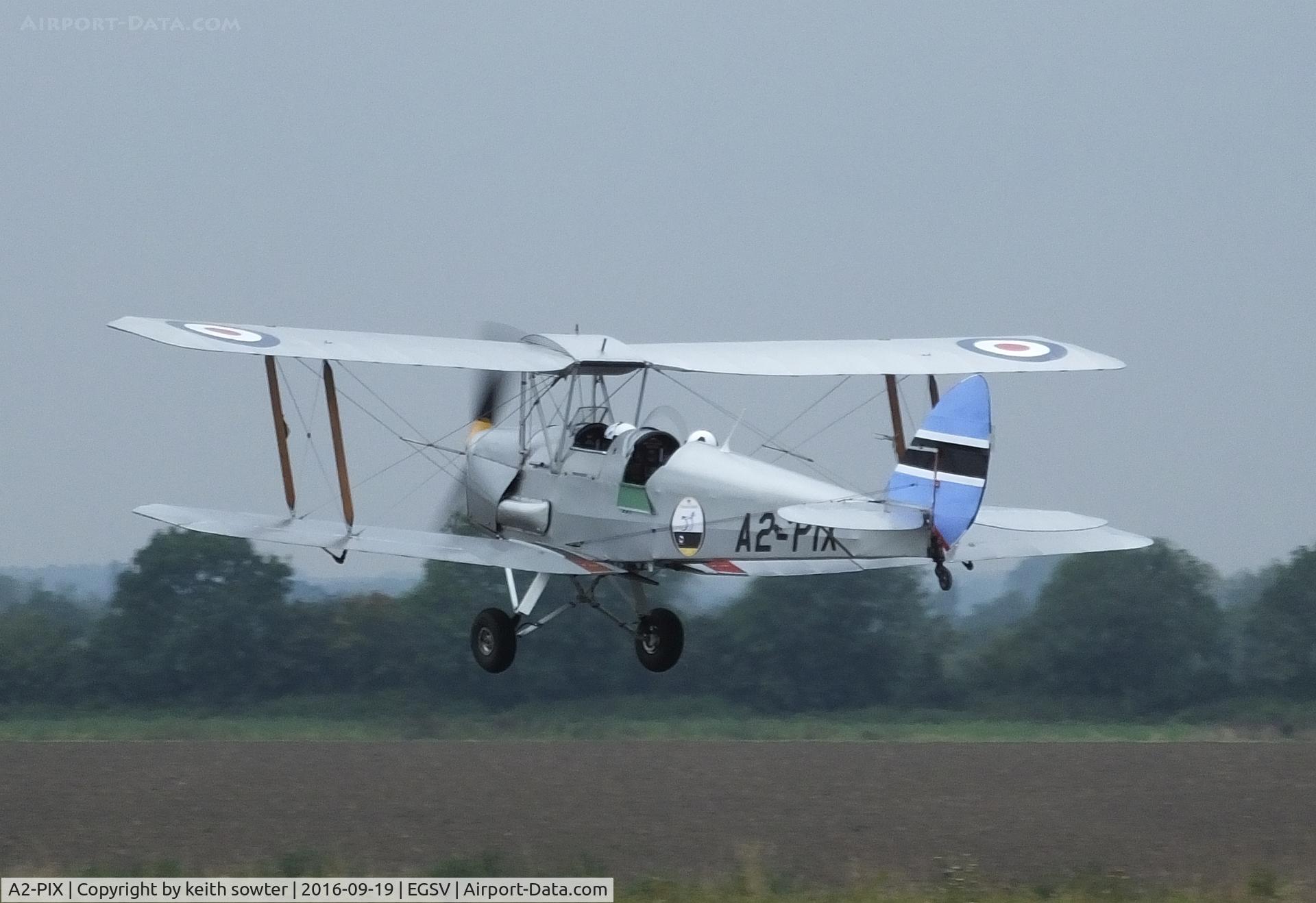 A2-PIX, De Havilland DH-82A Tiger Moth II C/N 86200 (OU/10/1975), Climbing away