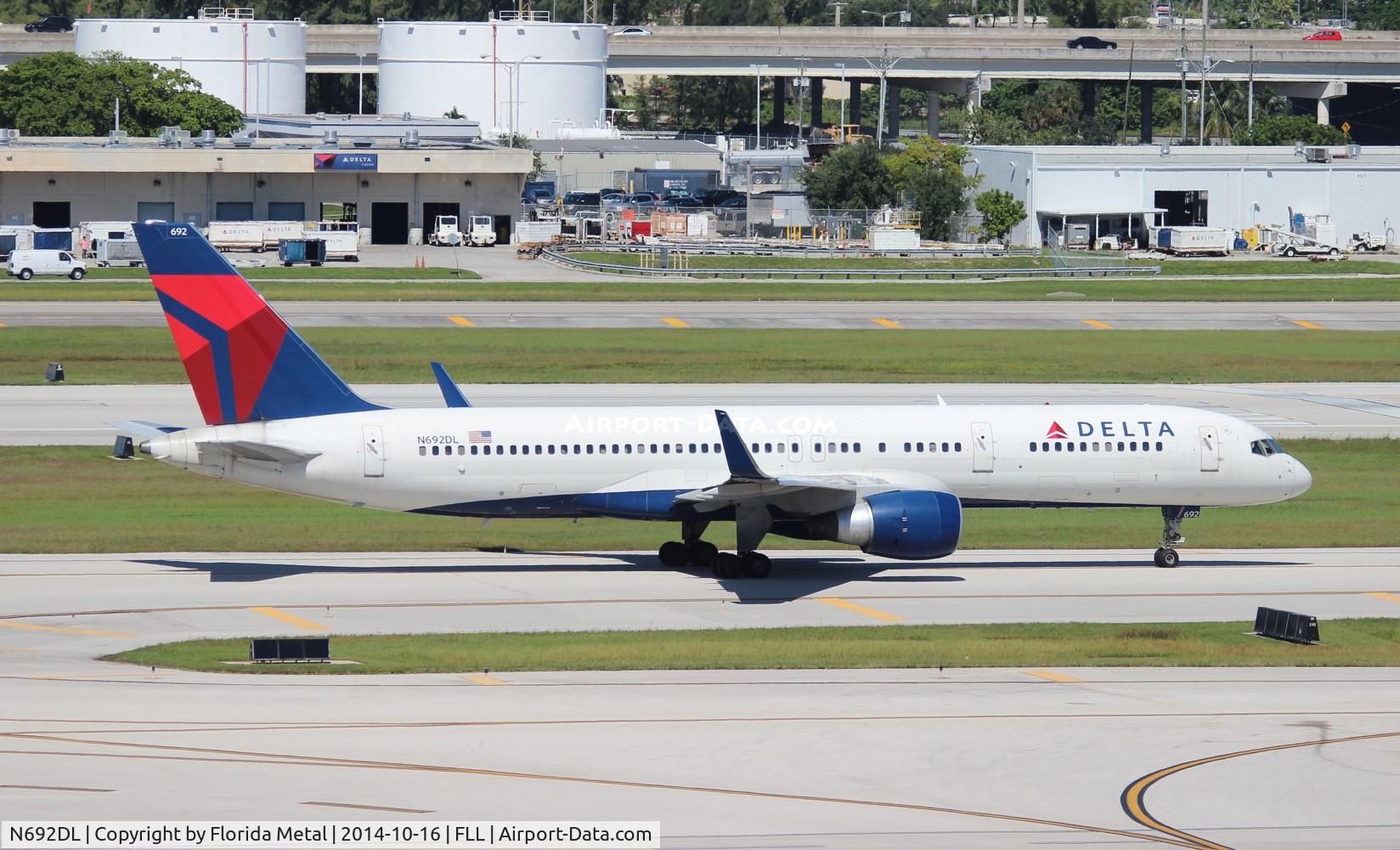 N692DL, 1998 Boeing 757-232 C/N 29724, Delta