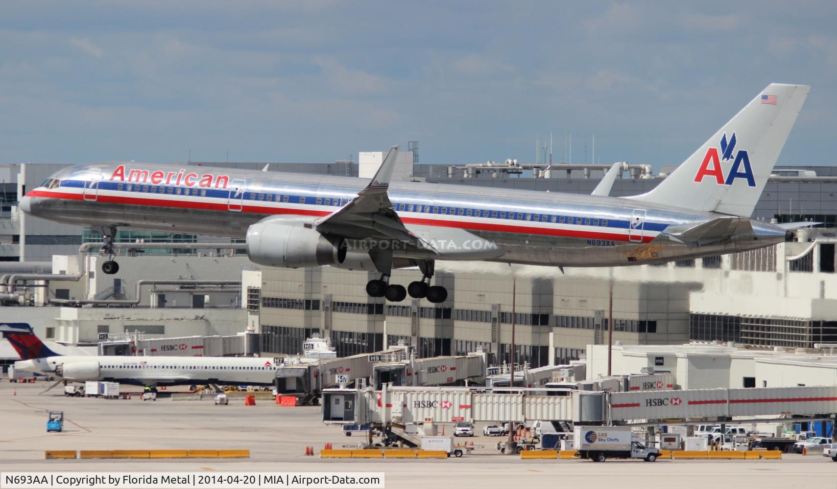 N693AA, 1994 Boeing 757-223 C/N 26973, American