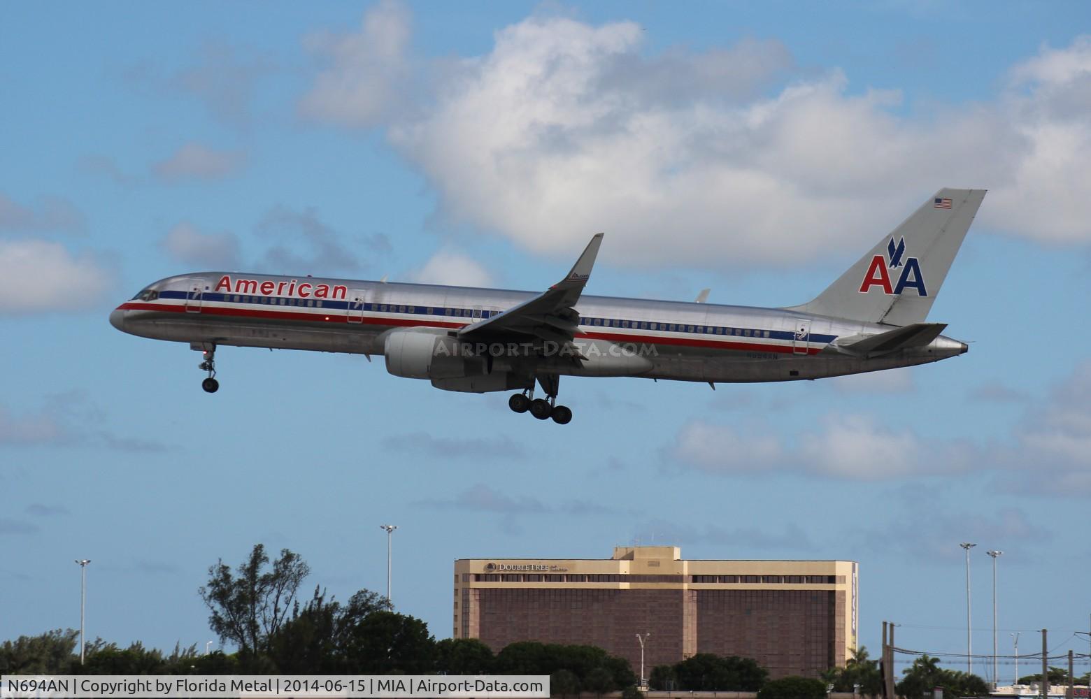 N694AN, 1994 Boeing 757-223 C/N 26974, American