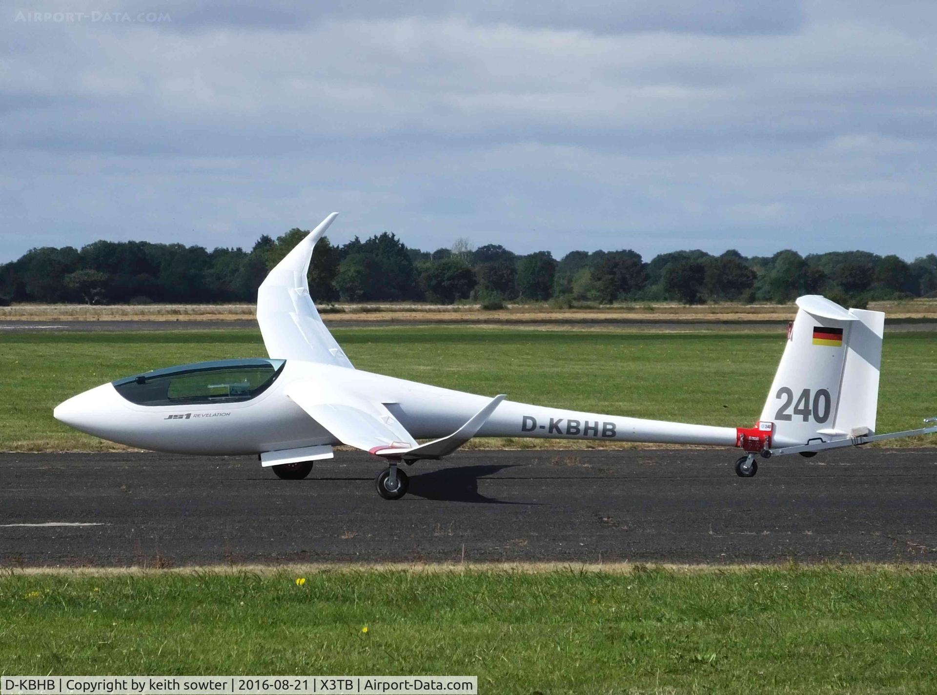 D-KBHB, Jonker Sailplanes JS-1 Revelation C/N Not found D-KBHB, Being towed to the runway