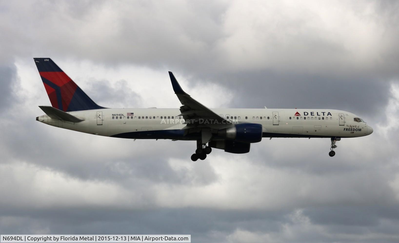 N694DL, 1998 Boeing 757-232 C/N 29726, Delta
