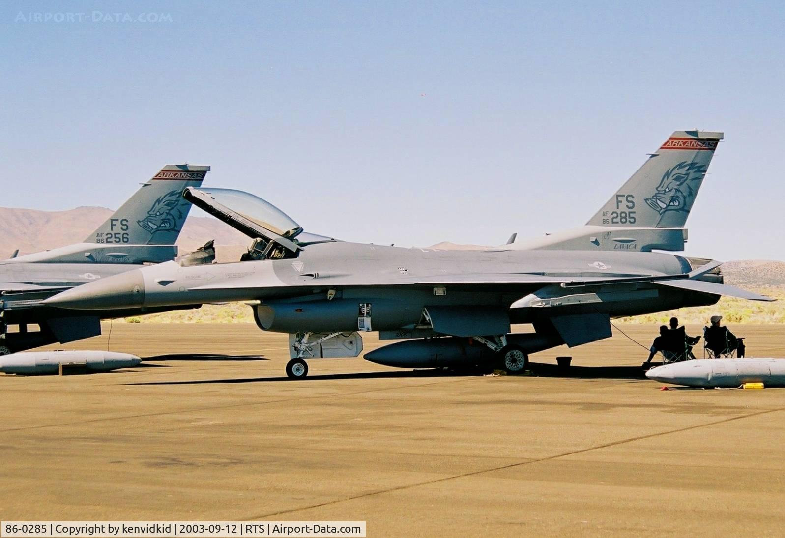 86-0285, 1986 General Dynamics F-16C Fighting Falcon C/N 5C-391, At the 2003 Reno Air Races.
Arkansas ANG.