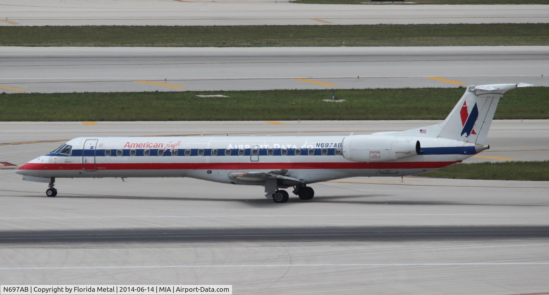N697AB, 2004 Embraer ERJ-145LR (EMB-145LR) C/N 14500875, American Eagle