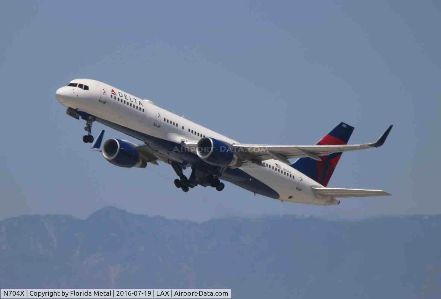 N704X, 1997 Boeing 757-2Q8 C/N 28163, Delta