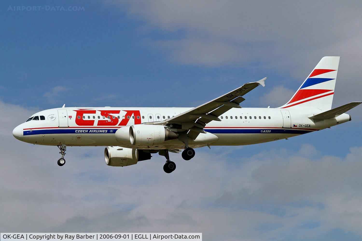 OK-GEA, 2001 Airbus A320-214 C/N 1439, Airbus A320-214 [1439] (CSA Czech Airlines) Heathrow~G 01/09/2006. On finals 27L.. Former scheme.