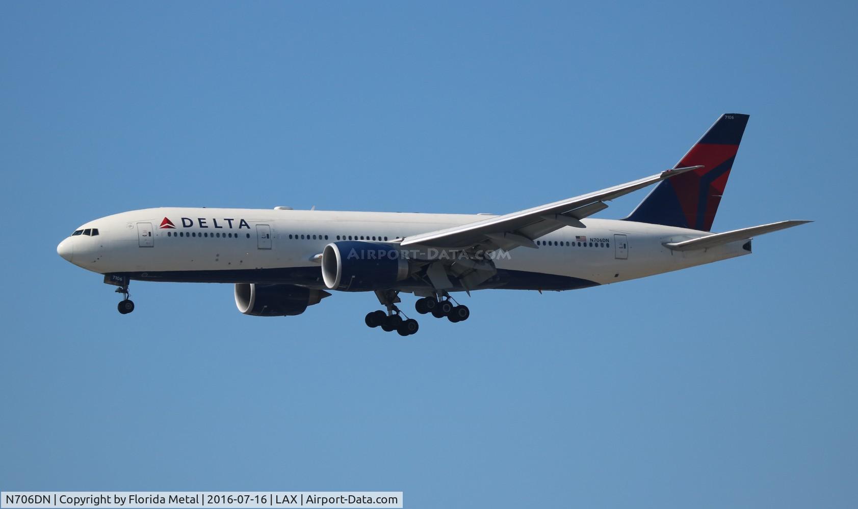 N706DN, Boeing 777-232/LR C/N 30440, Delta