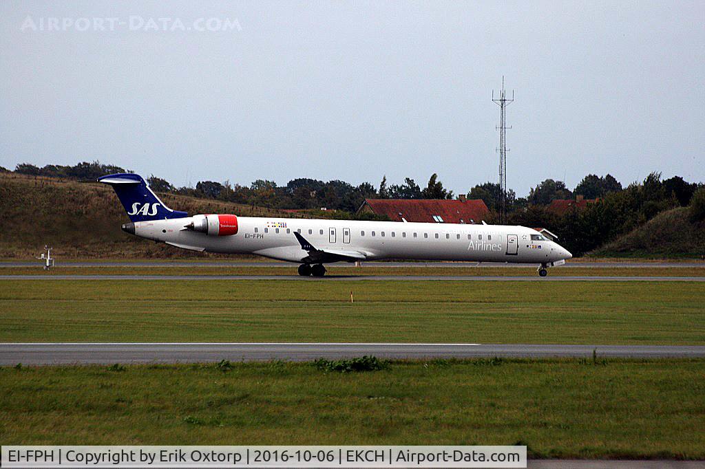 EI-FPH, 2016 Bombardier CRJ-900LR (CL-600-2D24) C/N 15409, EI-FPH taxing for takeoff rw 04R