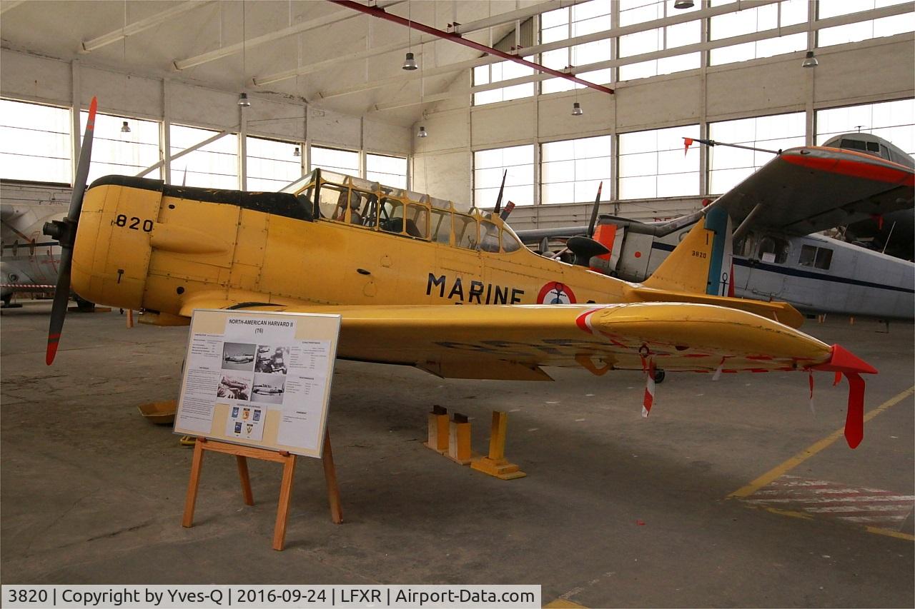 3820, 1943 North American T-6 Harvard II C/N 81-4087, North American T-6 Harvard II, Preserved at Naval Aviation Museum, Rochefort-Soubise airport (LFXR)