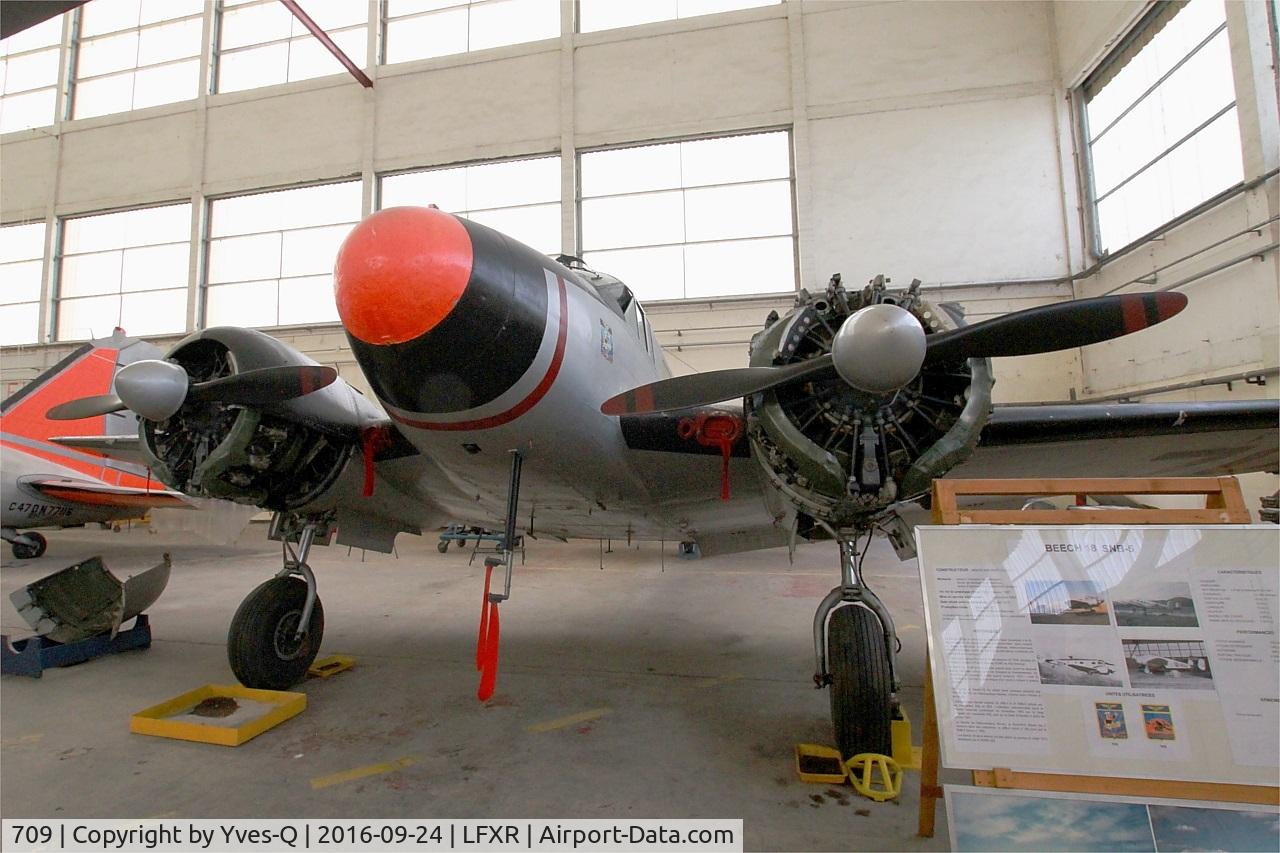 709, Beech SNB-5 Expeditor C/N MD-13, Beech SNB-5, Preserved at Naval Aviation Museum, Rochefort-Soubise airport (LFXR)