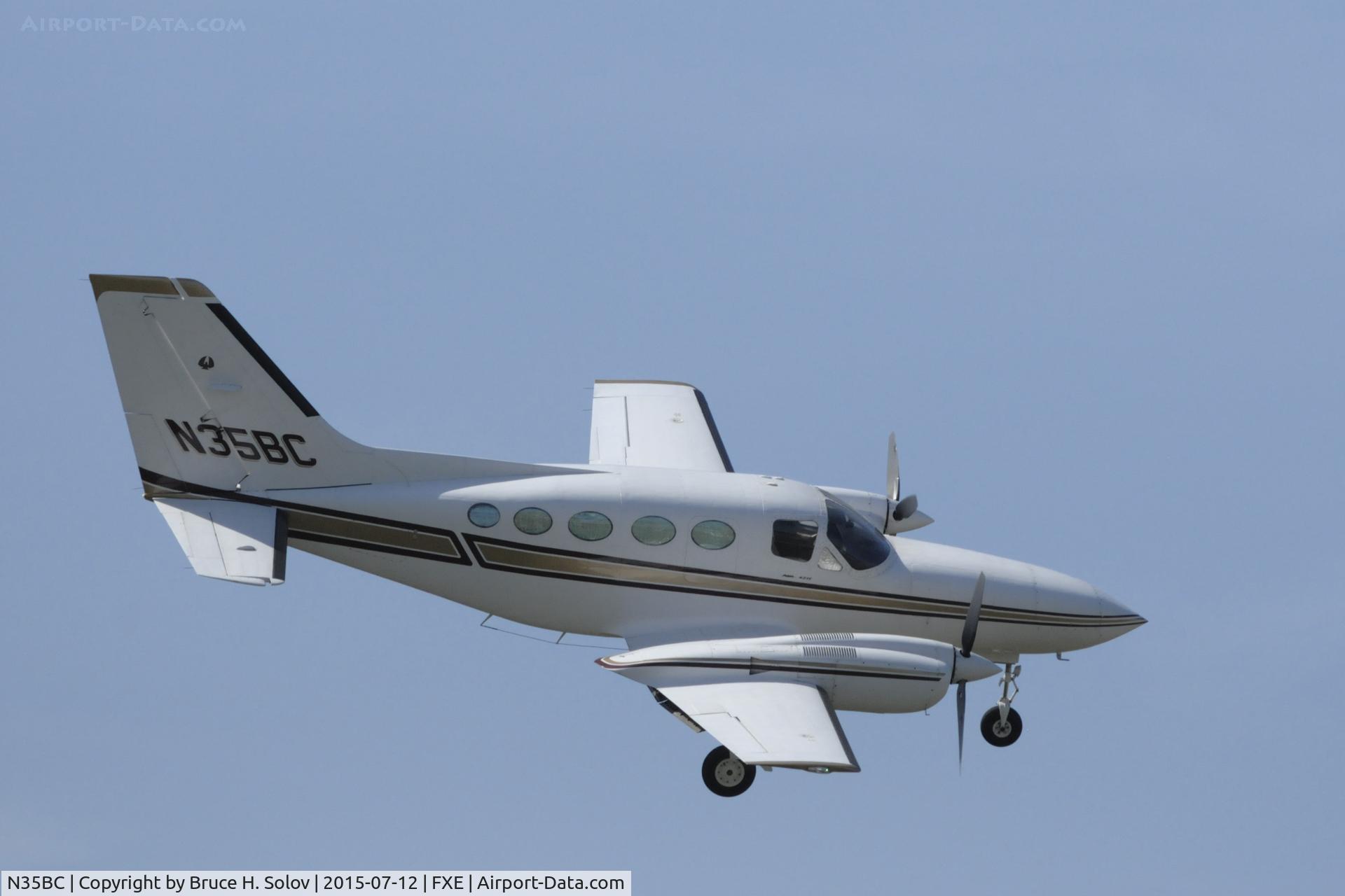 N35BC, Cessna 421C Golden Eagle C/N 421C0512, on short approach to FXE