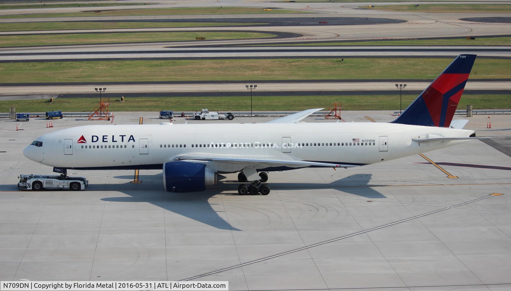 N709DN, 2010 Boeing 777-232/LR C/N 40559, Delta