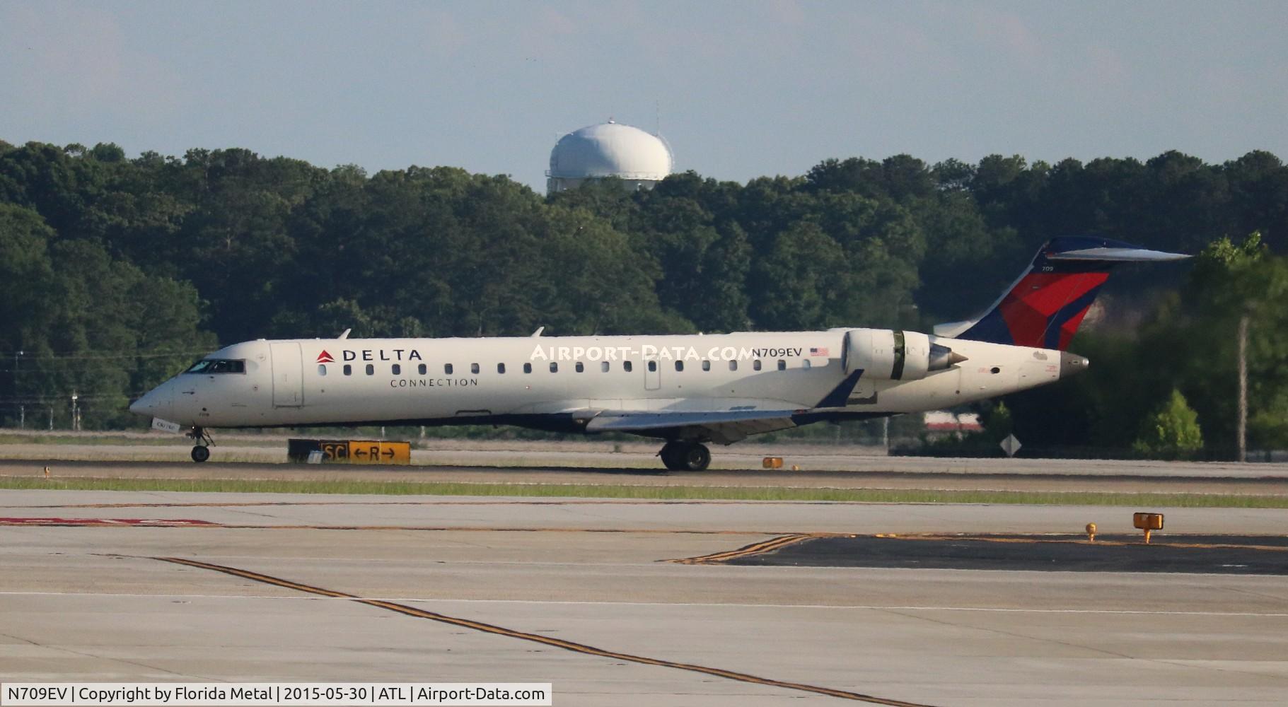 N709EV, 2002 Bombardier CRJ-701 (CL-600-2C10) Regional Jet C/N 10068, Delta Connection
