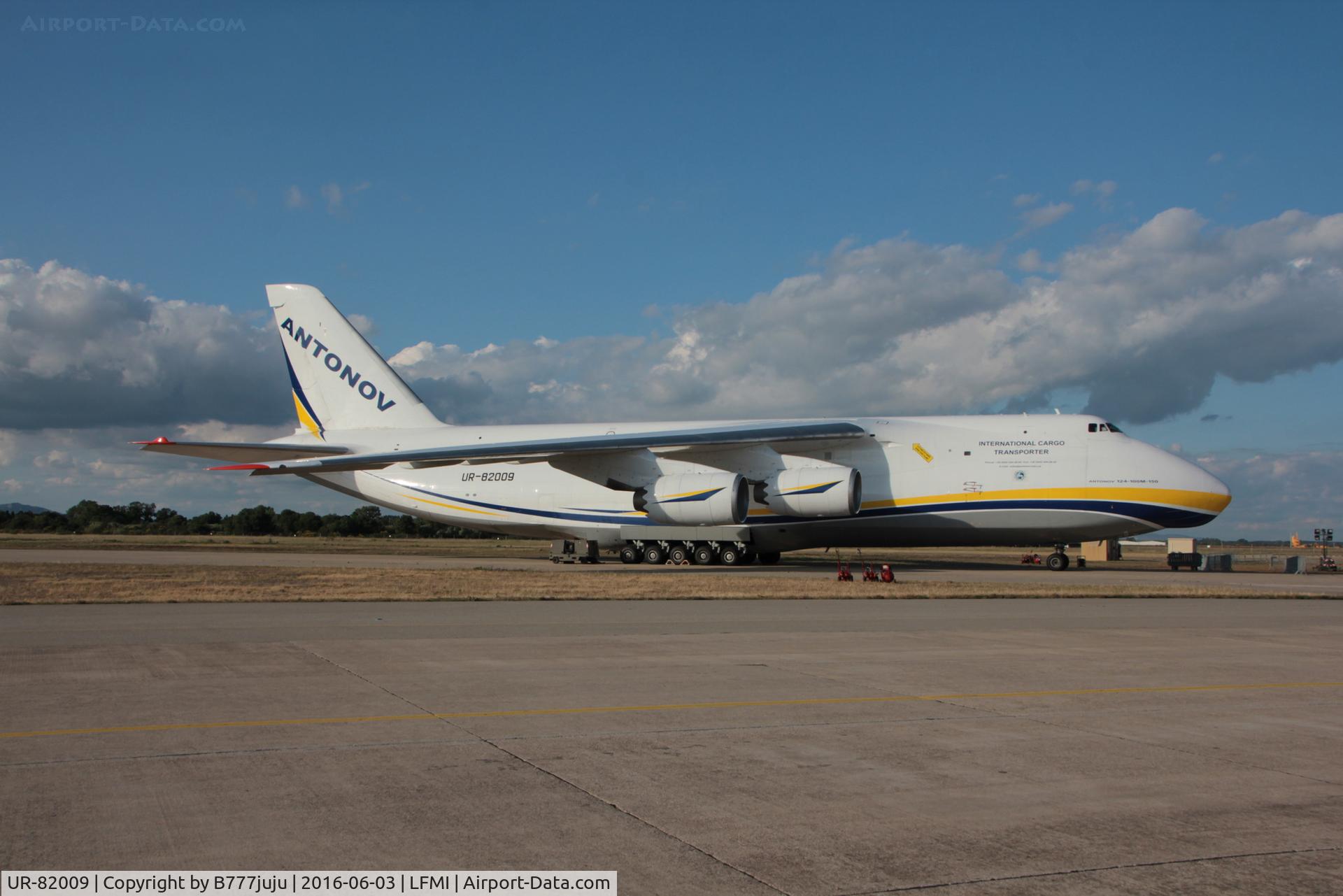 UR-82009, 1987 Antonov An-124-100M-150 Ruslan C/N 19530501007, at Istre