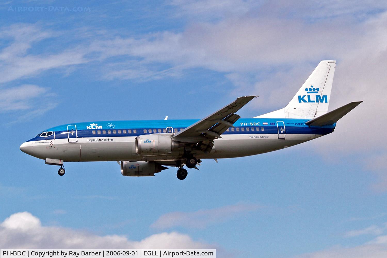 PH-BDC, 1986 Boeing 737-306 C/N 23539, Boeing 737-306 [23539] [KLM Royal Dutch Airlines) Heathrow~G 01/09/2006. On finals 27L.