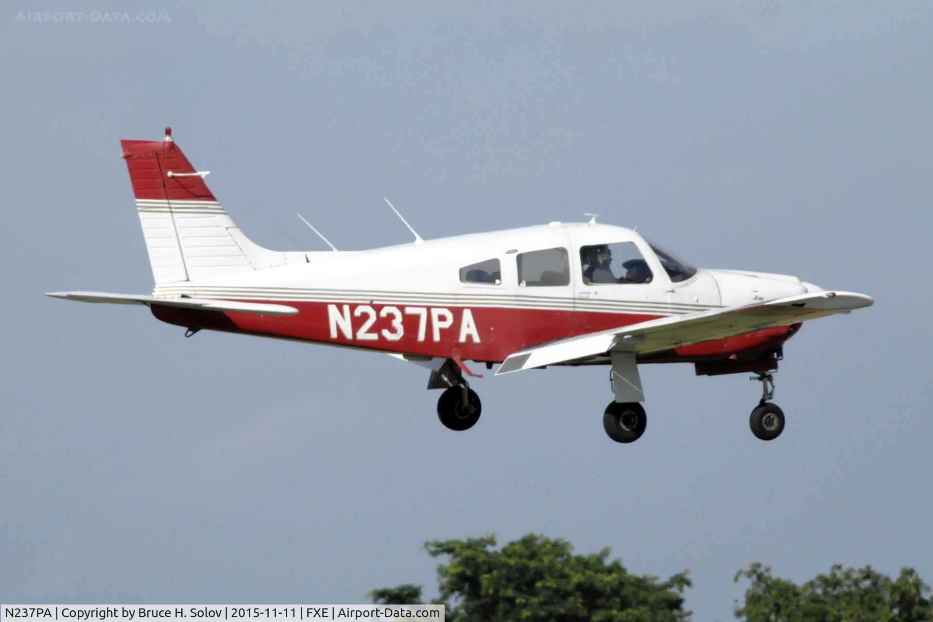 N237PA, 1978 Piper PA-28R-201 Cherokee Arrow III C/N 28R-7837304, approach to FXE