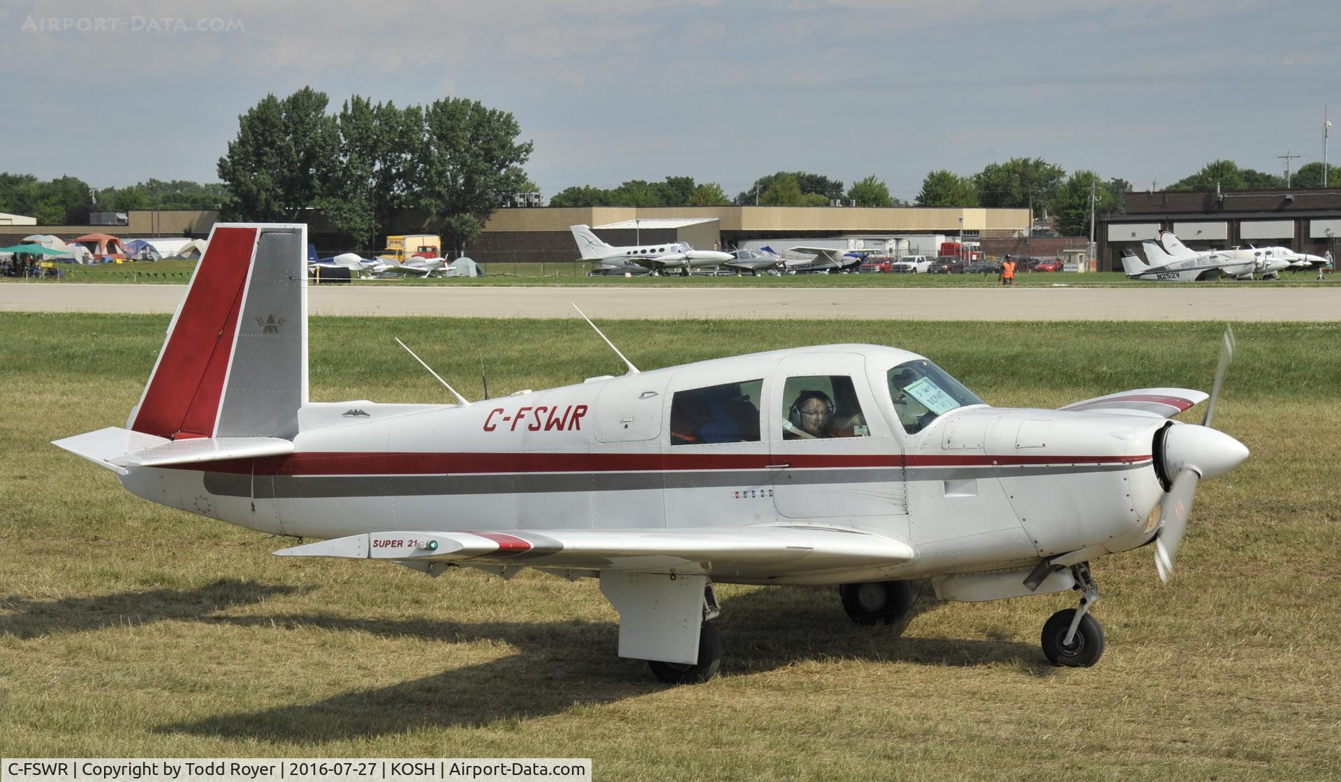 C-FSWR, 1965 Mooney M20E C/N 820, Taxiing at Airventure 2016