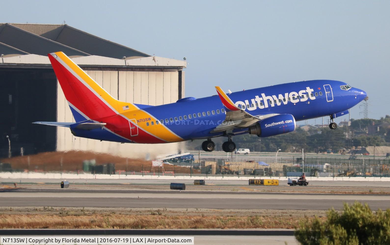 N713SW, 1998 Boeing 737-7H4 C/N 27847, Southwest