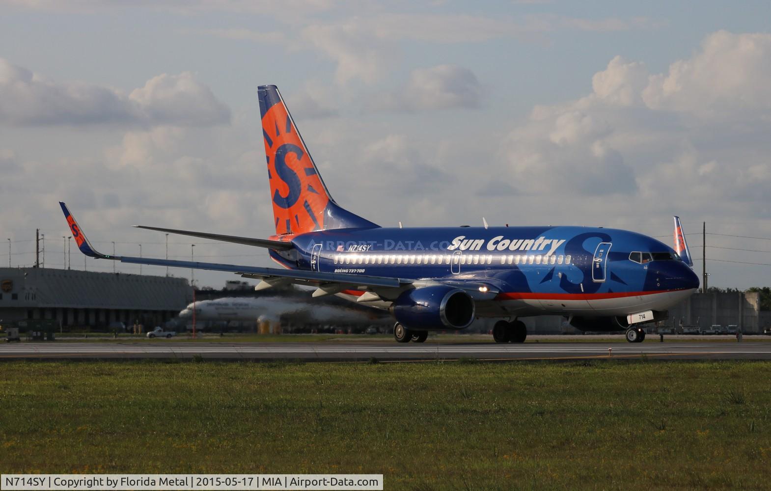 N714SY, 2003 Boeing 737-752 C/N 33786, Sun Country