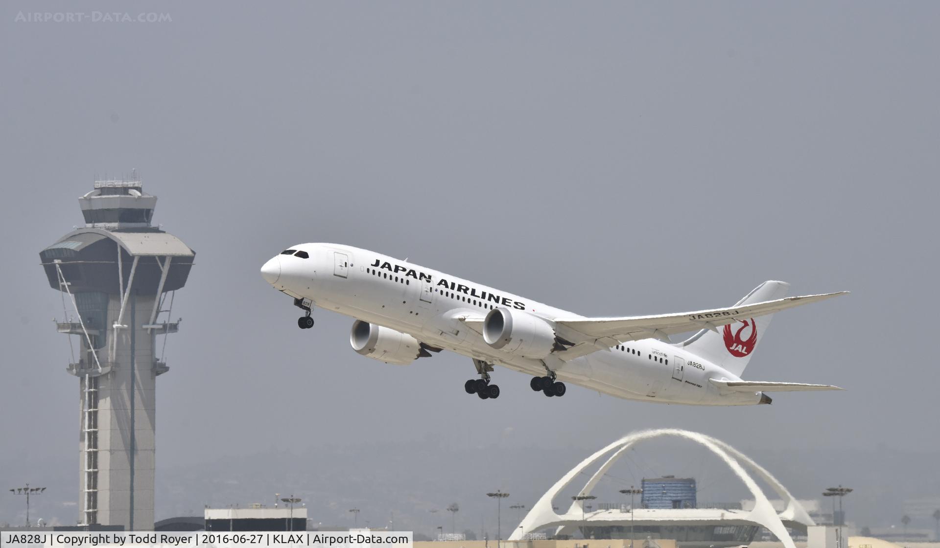 JA828J, 2012 Boeing 787-8 Dreamliner C/N 34838, Departing LAX