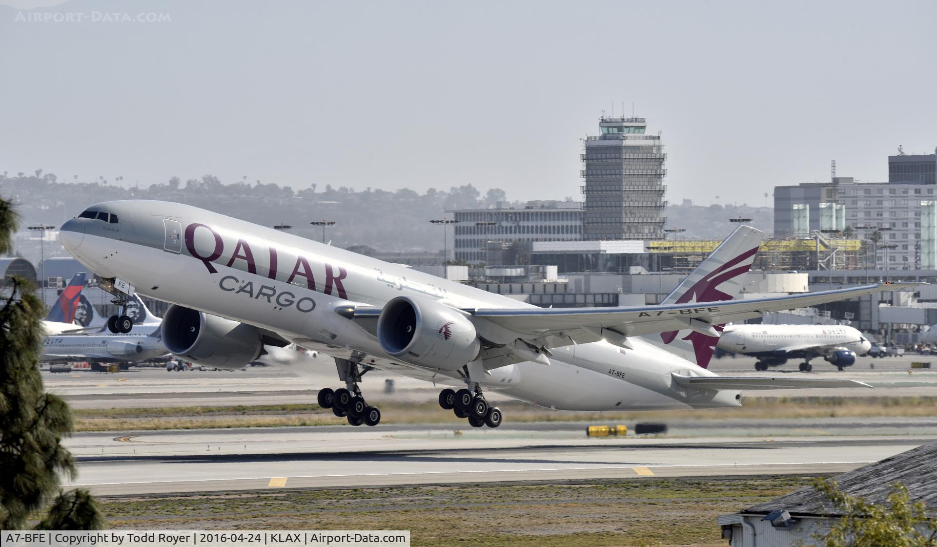 A7-BFE, 2013 Boeing 777-FDZ C/N 39644, Departing LAX