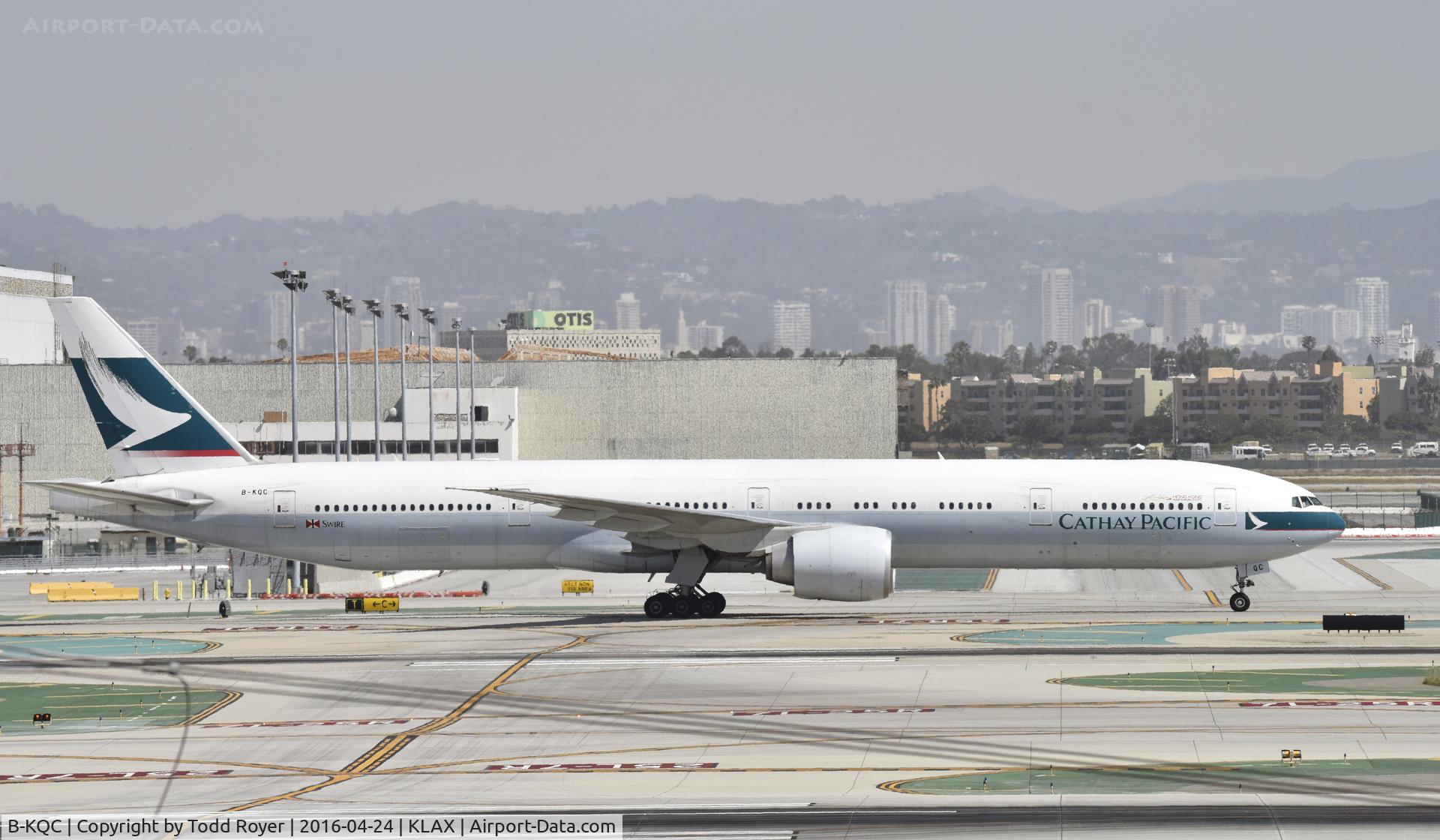 B-KQC, 2012 Boeing 777-367/ER C/N 39236, Taxiing at LAX