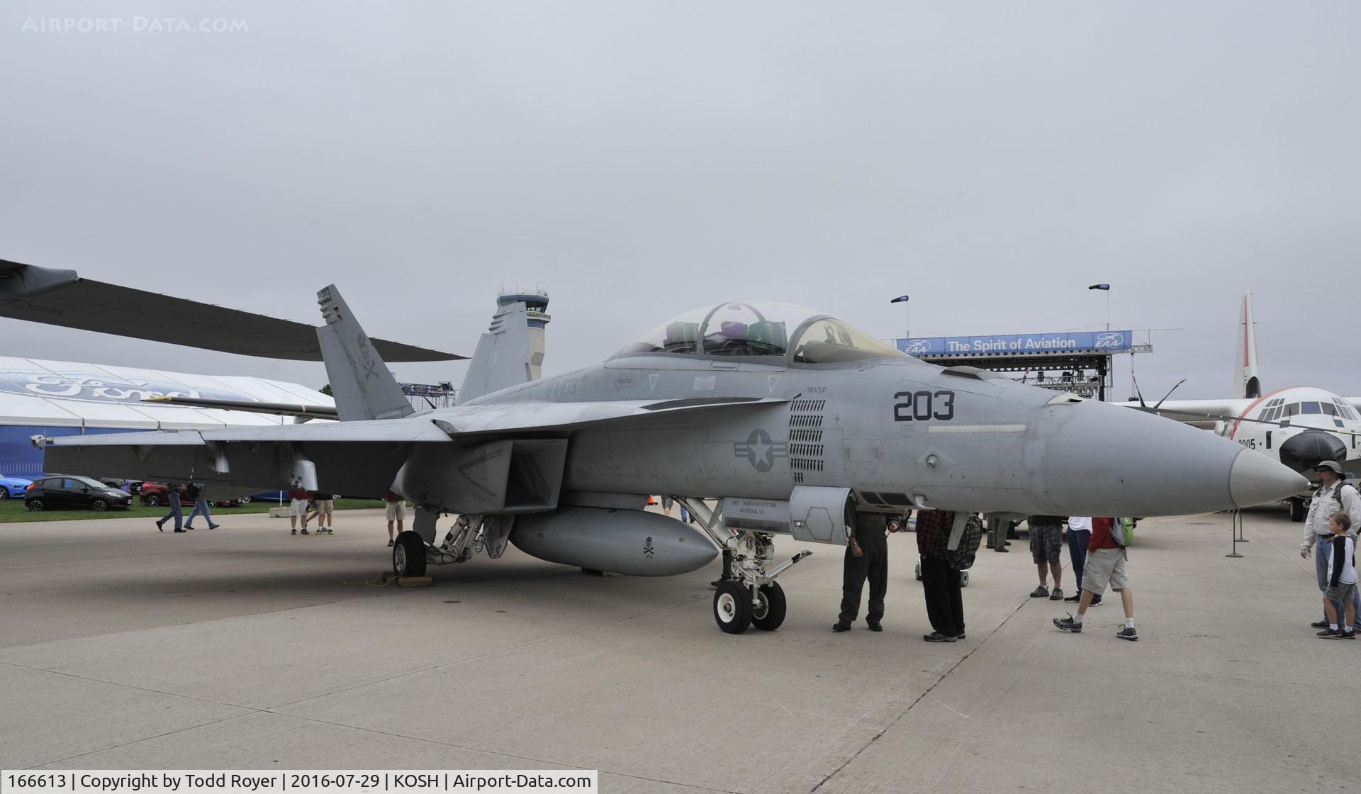 166613, Boeing F/A-18F Super Hornet C/N F106, Airventure 2016