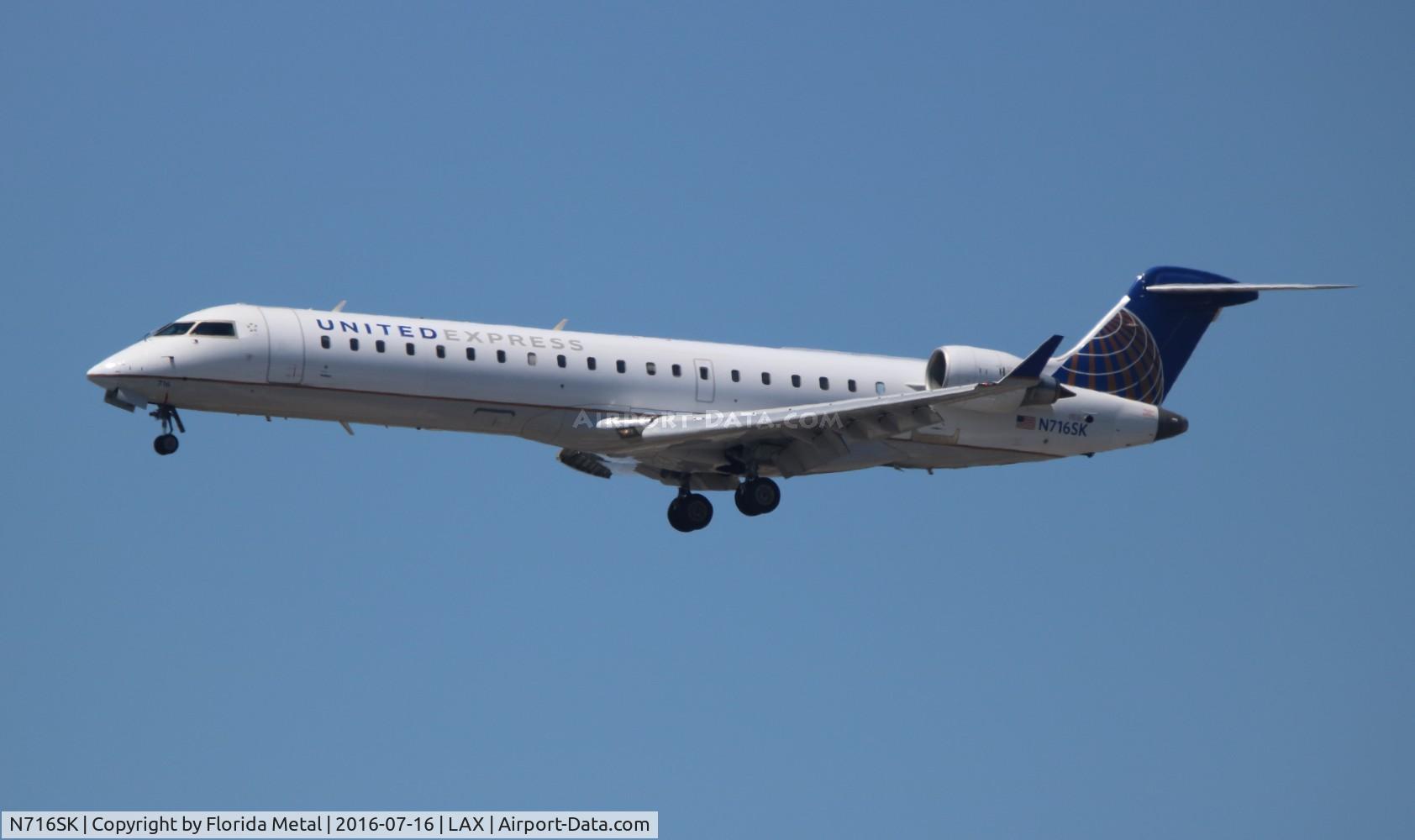 N716SK, 2004 Bombardier CRJ-701ER (CL-600-2C10) Regional Jet C/N 10180, United Express
