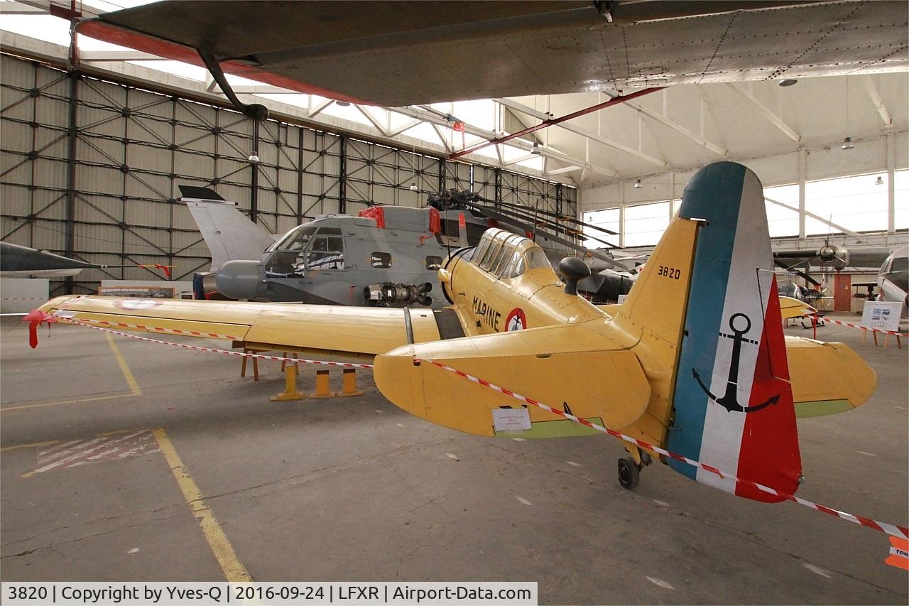 3820, 1943 North American T-6 Harvard II C/N 81-4087, North American T-6 Harvard II, Preserved at Naval Aviation Museum, Rochefort-Soubise airport (LFXR)