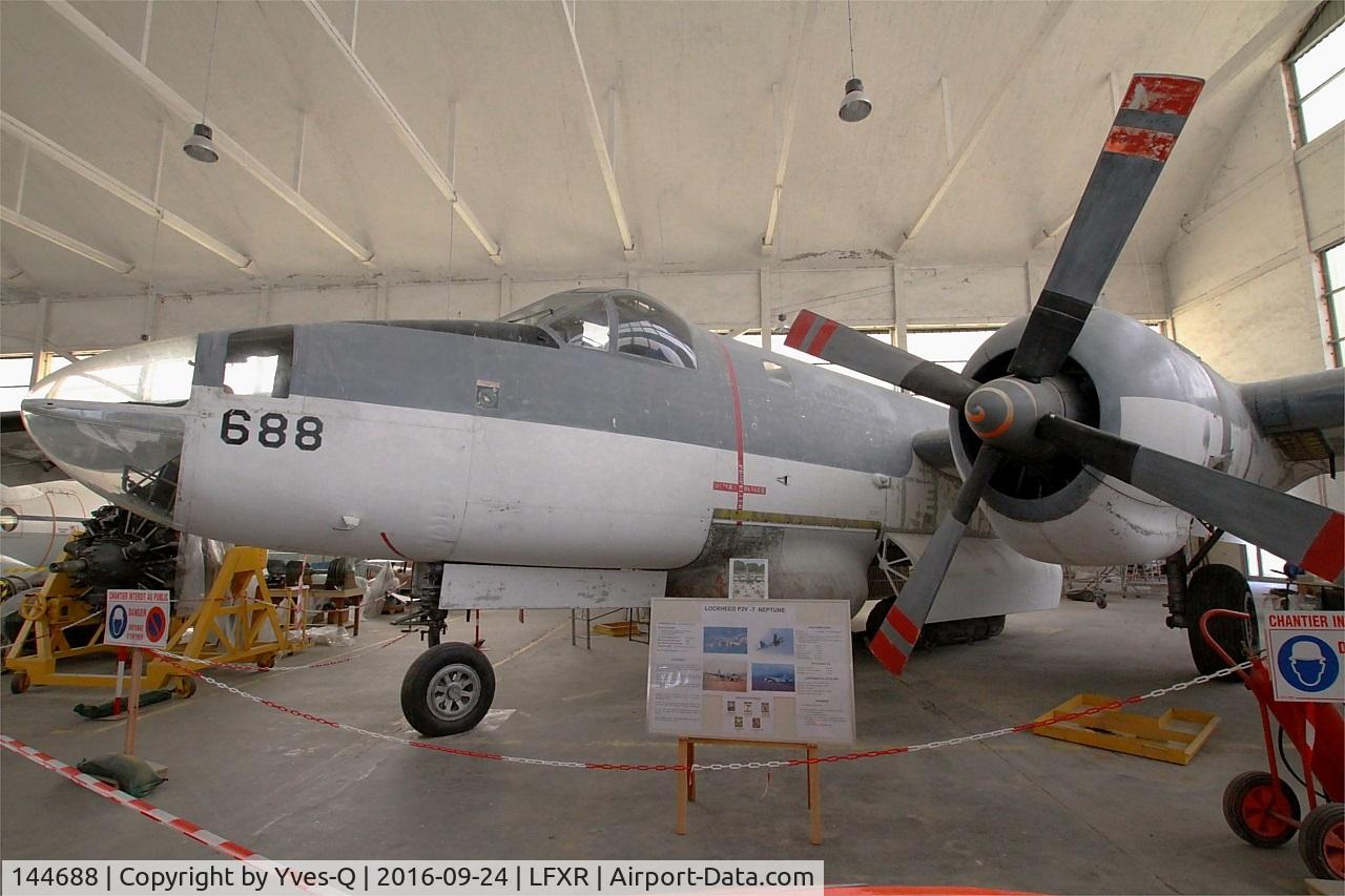 144688, Lockheed SP-2H Neptune C/N 726-7139, Lockheed SP-2H Neptune, Under restoration at Naval Aviation Museum, Rochefort-Soubise airport (LFXR)