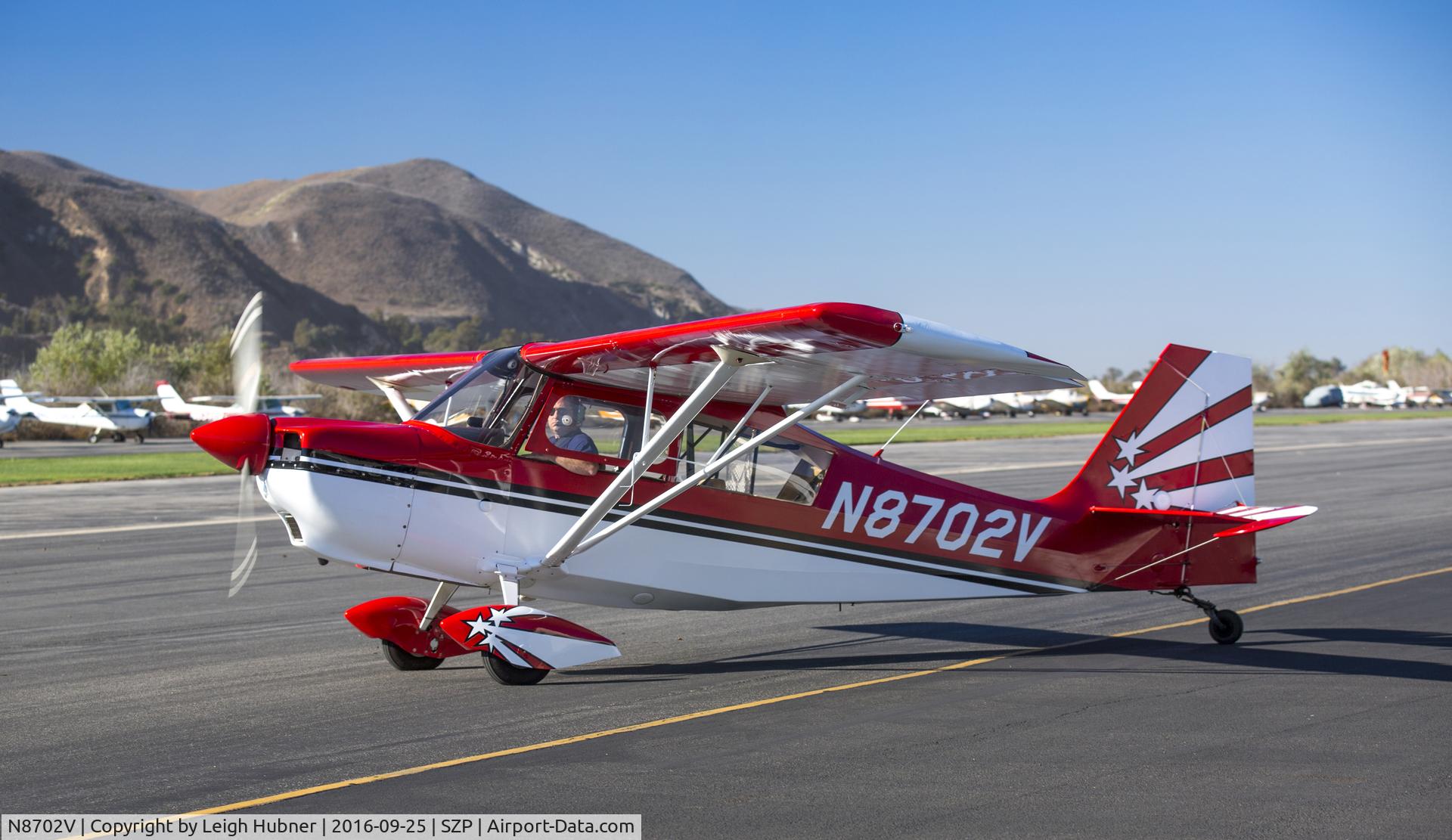 N8702V, 1975 Bellanca 8KCAB Decathlon C/N 189-75, 1975 Decathlon taxi's for fuel at Santa Paula.