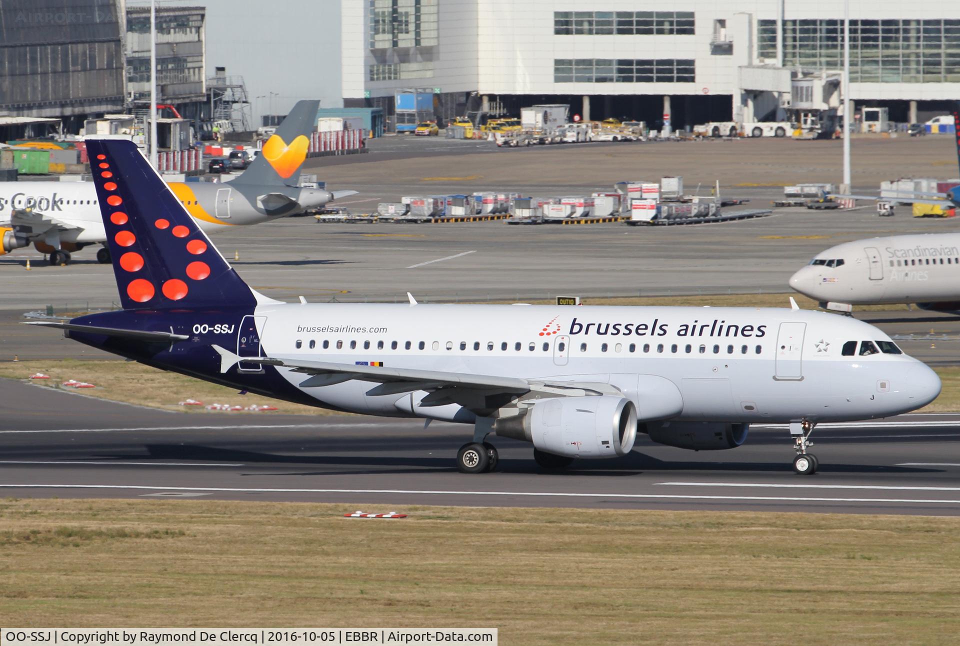 OO-SSJ, 2002 Airbus A319-111 C/N 1759, Take off from rwy 07R.