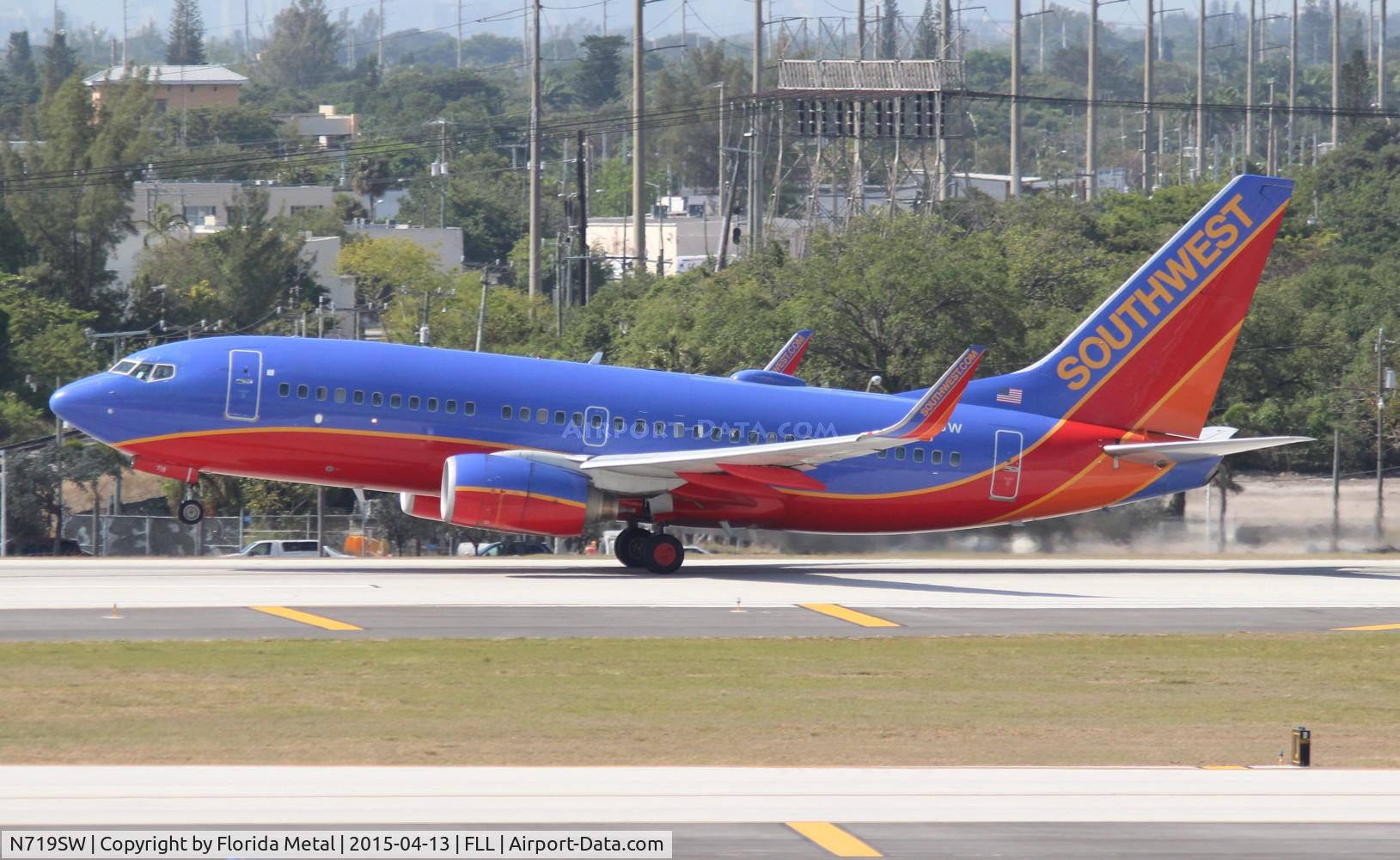 N719SW, 1998 Boeing 737-7H4 C/N 27853, Southwest