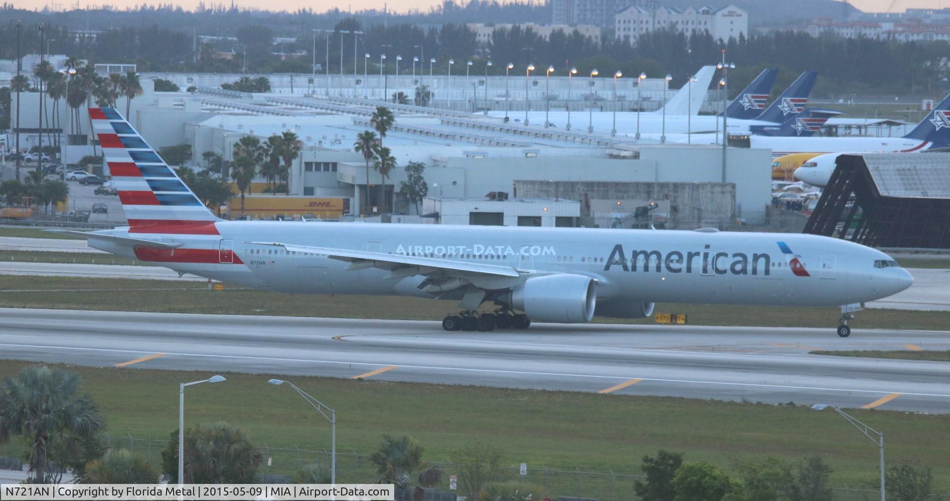 N721AN, 2013 Boeing 777-323/ER C/N 31546, American