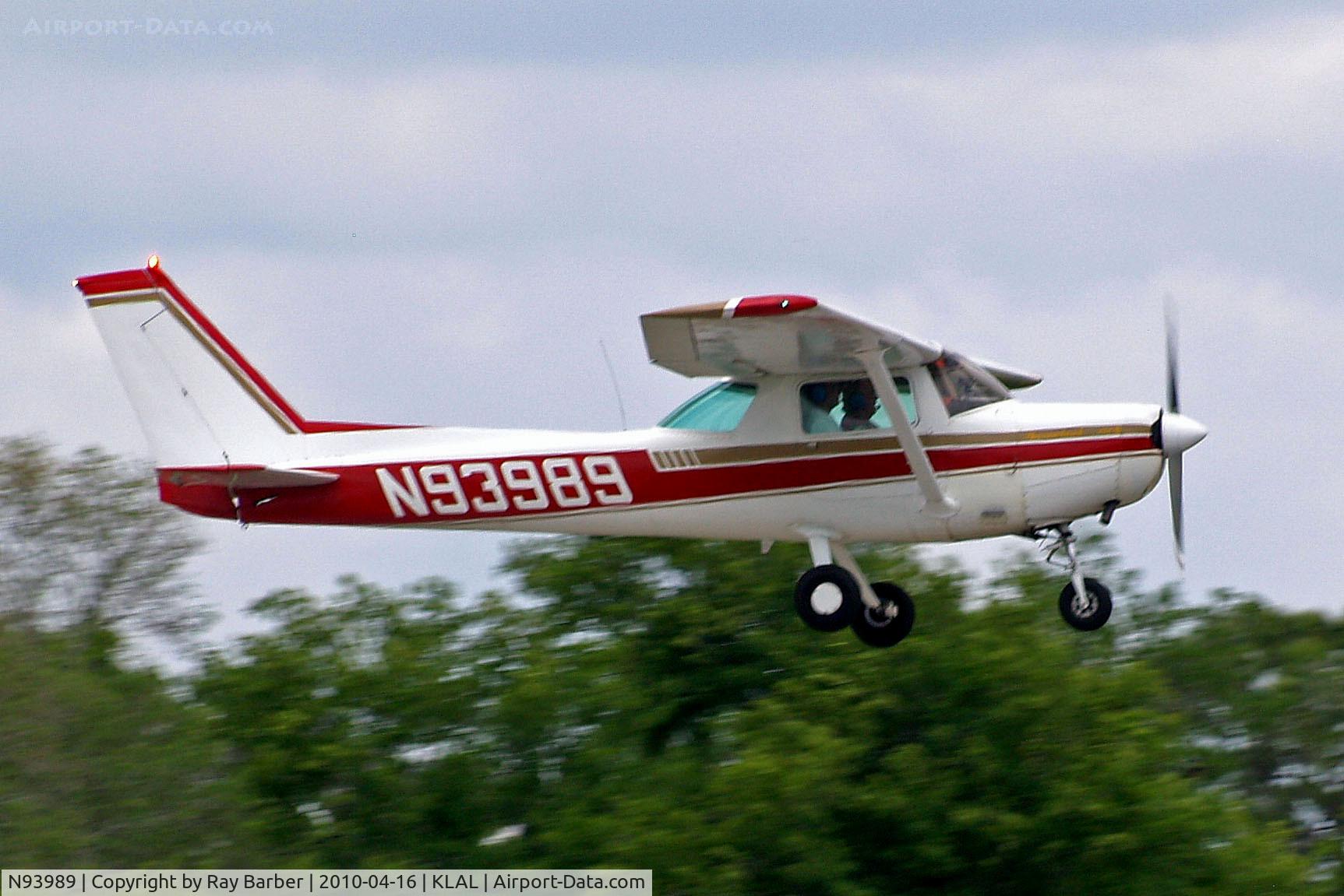 N93989, 1982 Cessna 152 C/N 15285580, Cessna 152 [152-85580] Lakeland-Linder~N 16/04/2010