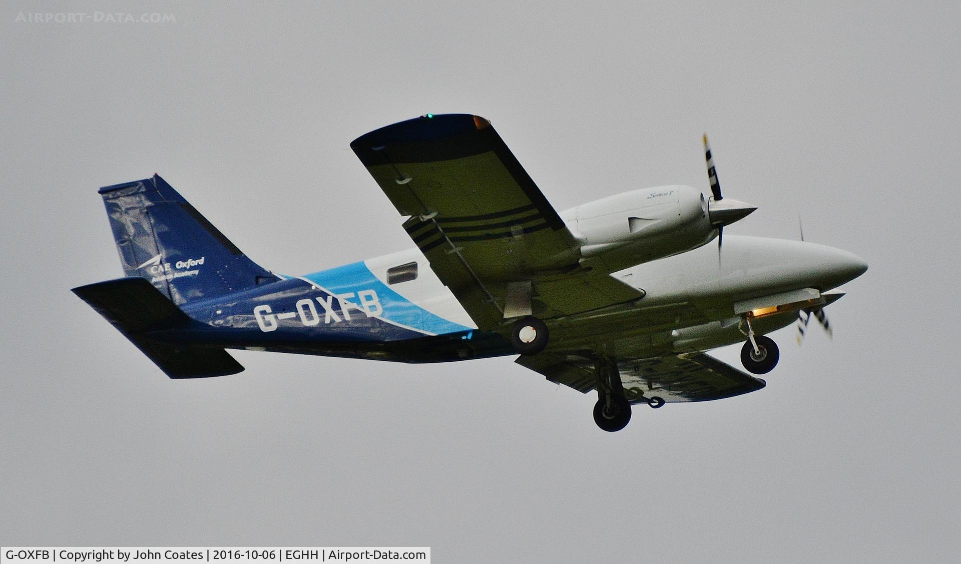 G-OXFB, 2013 Piper PA-34-220T Seneca V C/N 34-49480, On finals whilst training