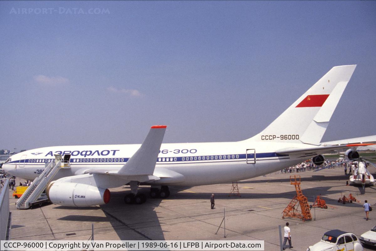 CCCP-96000, 1988 Ilyushin Il-96-300 C/N 0001, Ilyushin Il-96-300 at Le Bourget in 1989