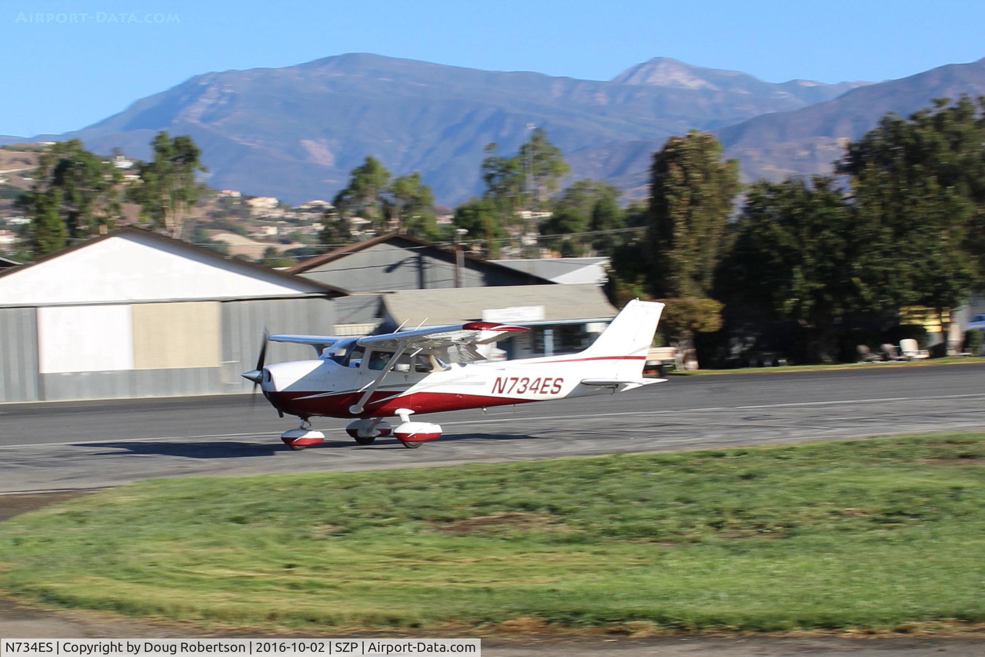 N734ES, Cessna 172N C/N 17268802, 1977 Cessna 172N SKYHAWK, Lycoming O-320-H2AD 160 Hp, landing roll Rwy 22