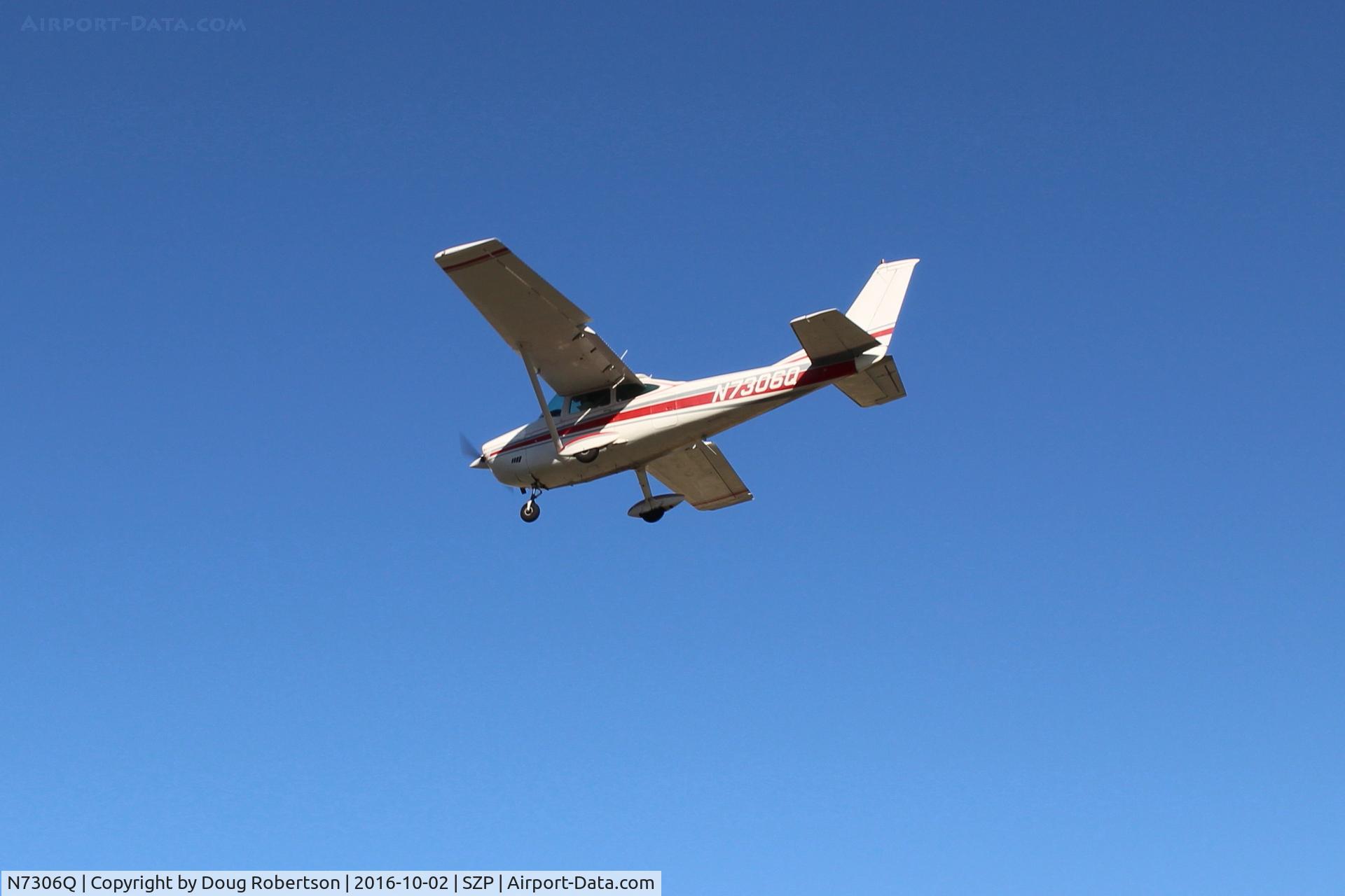 N7306Q, 1971 Cessna 182P Skylane C/N 18260946, 1971 Cessna 182P SKYLANE, Continental O-470-S 230 Hp, on final Rwy 22